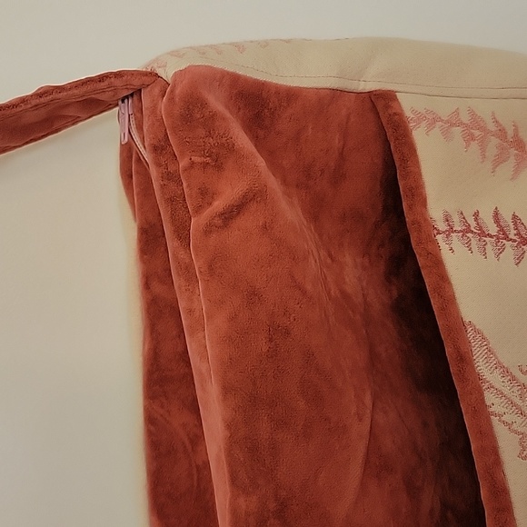 Handmade sueded messenger bag with embroidery - Picture 3 of 9